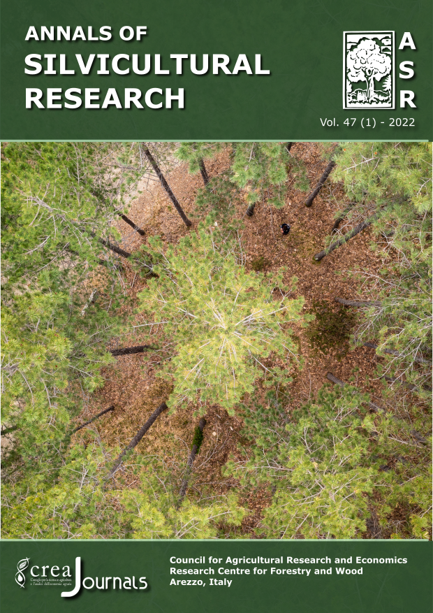Cover picture: Luigi Torreggiani – Compagnia delle Foreste. Selective thinning in black pine forests in Mount Amiata (Italy) - SelPiBioLife Project